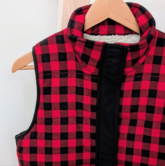 Madewell Buffalo Plaid Puffer Sherpa Lined Collared Vest In Red/Black - Picture 2 of 8